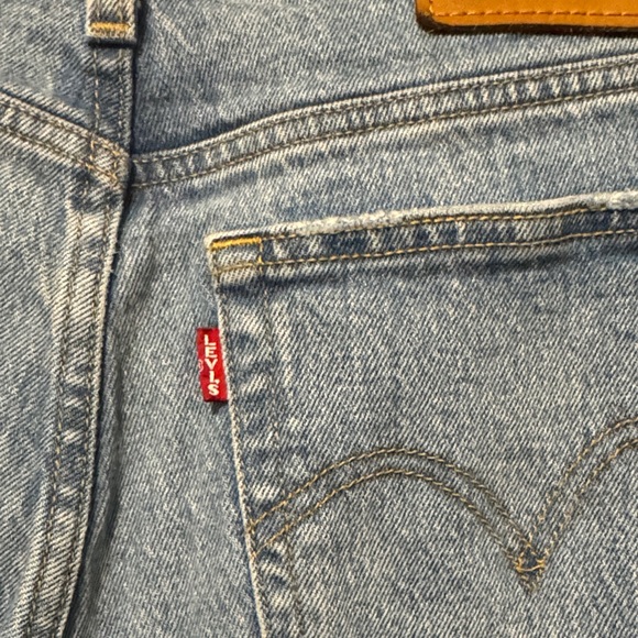 Levi's Wedgie Straight Leg Jeans - Picture 7 of 9